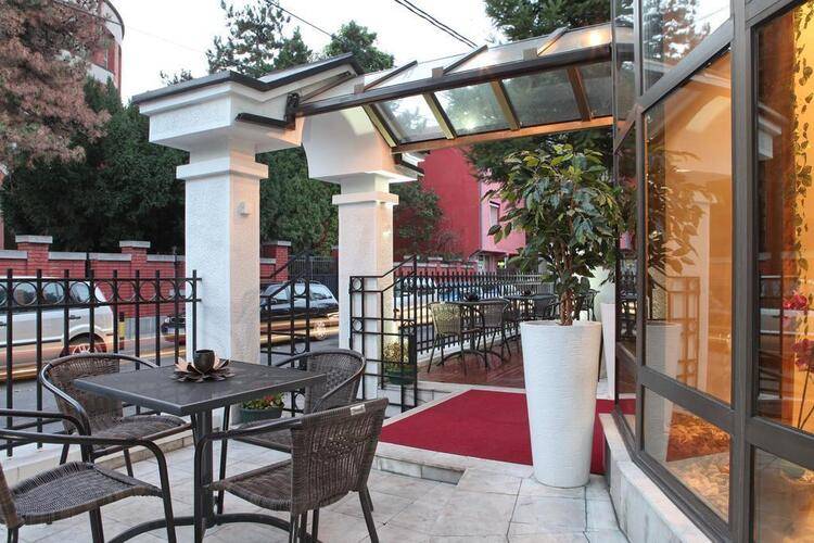 Garni Hotel Vozarev
