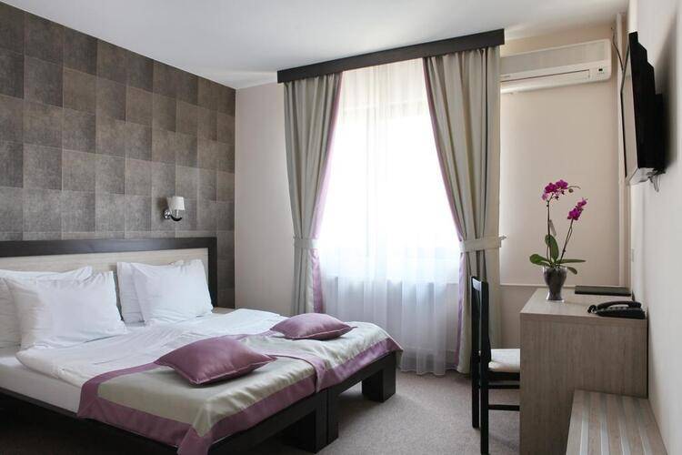 Garni Hotel Vozarev