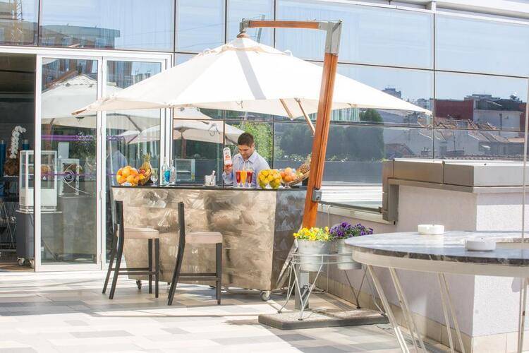 Golden Tulip Zira