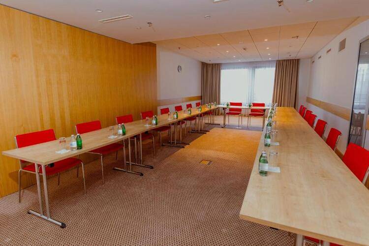 Nobel Palace Hotel (Ex. Holiday Inn Express Belgrade - City)