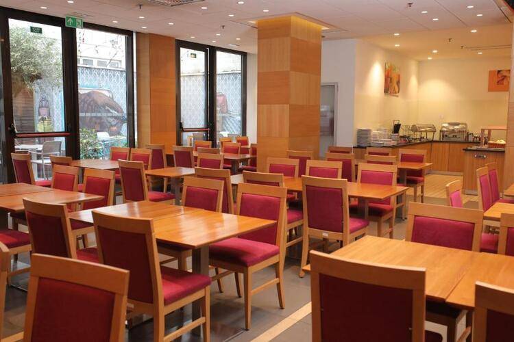 Nobel Palace Hotel (Ex. Holiday Inn Express Belgrade - City)