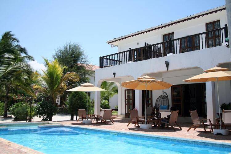 Moonshine Boutique Beach Hotel 4★, Уроа Бич