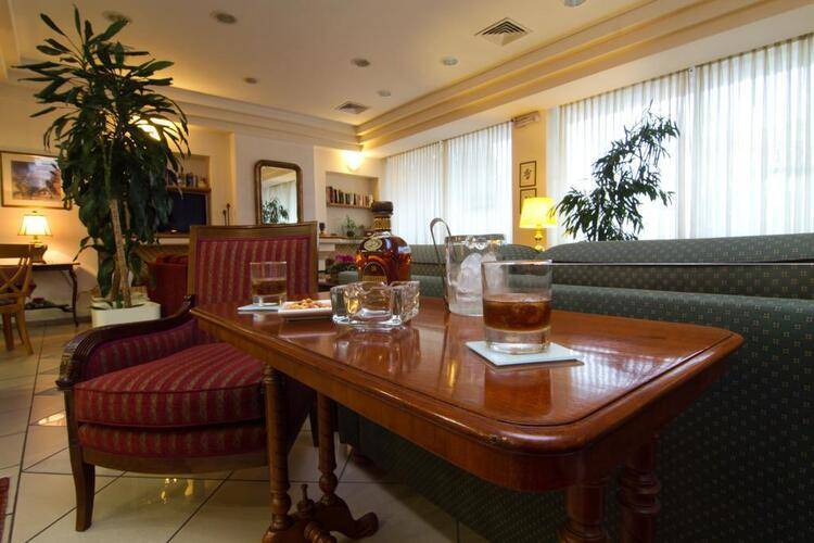 Green Hill Hotel