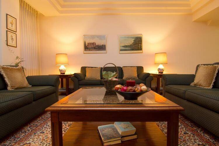 Green Hill Hotel