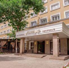 $item['hotel']['name']