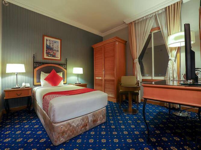 Oyo 328 City Plaza Hotel