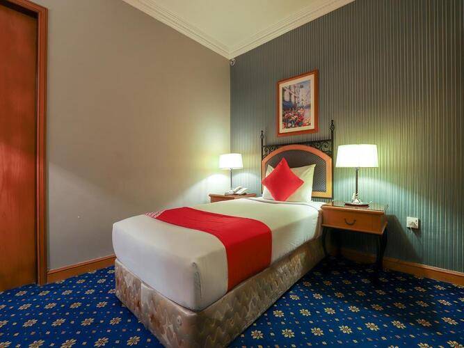 Oyo 328 City Plaza Hotel
