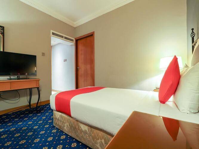 Oyo 328 City Plaza Hotel