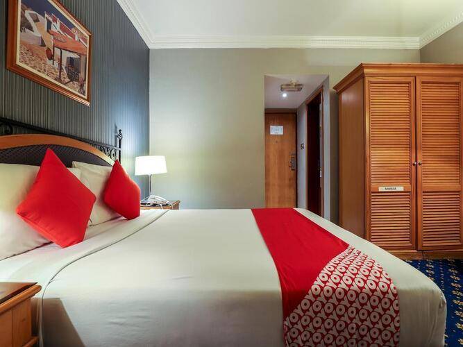 Oyo 328 City Plaza Hotel