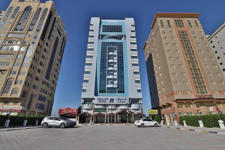 Oyo 427 Grand Pj Hotel