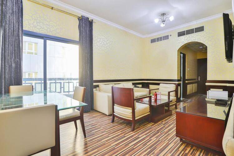 Oyo 427 Grand Pj Hotel