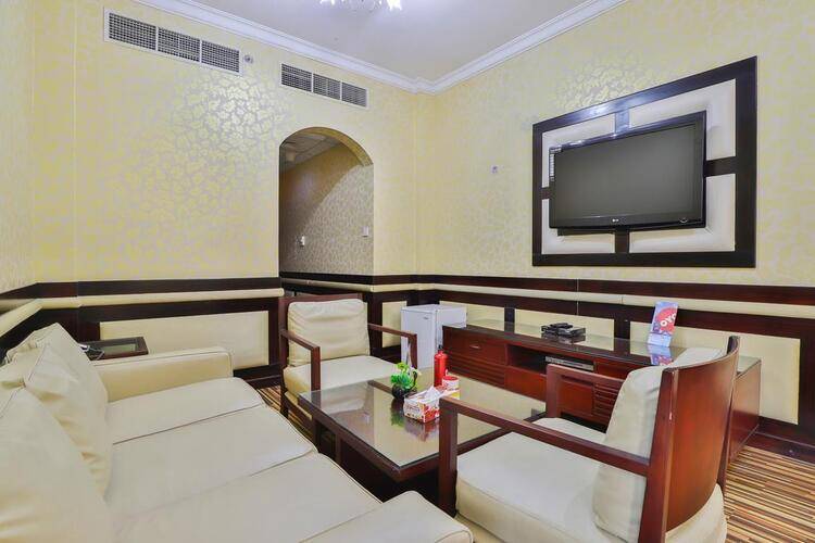 Oyo 427 Grand Pj Hotel
