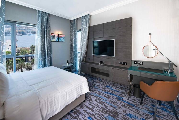 Edge Creekside Hotel