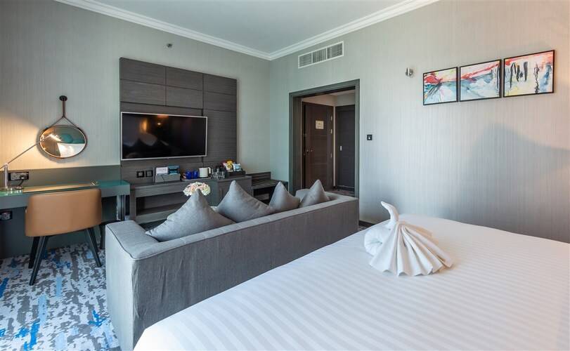 Edge Creekside Hotel