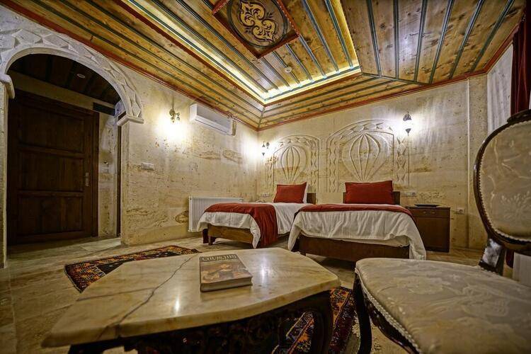 Balloon Cave Hotel
