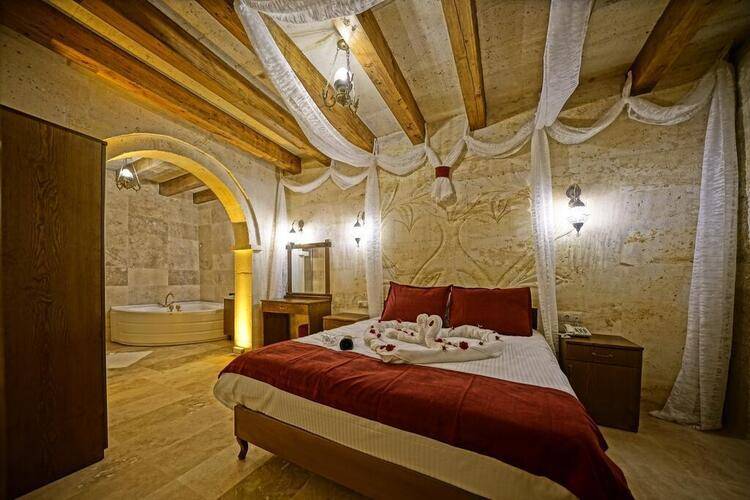 Balloon Cave Hotel