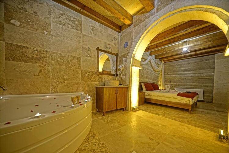 Balloon Cave Hotel