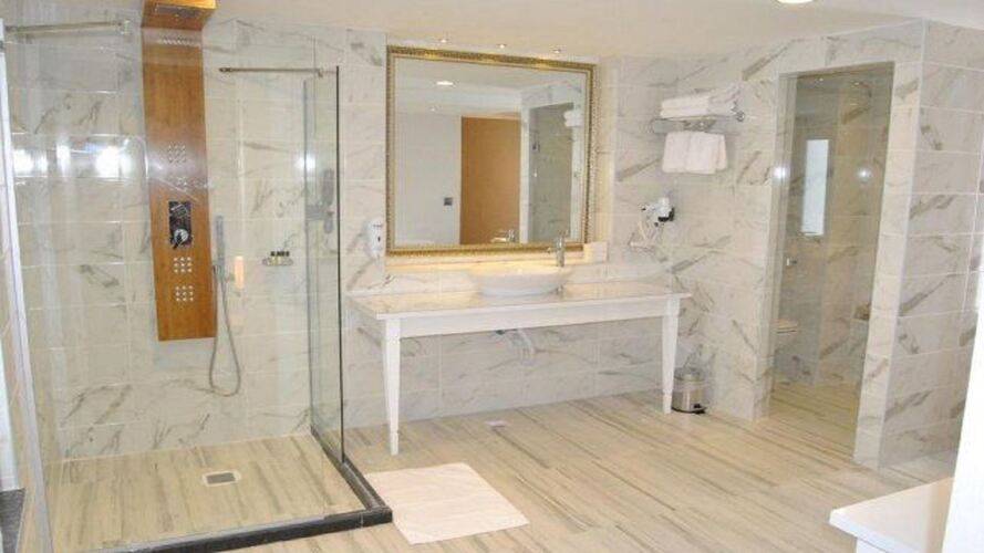 Real House Boutique Hotel