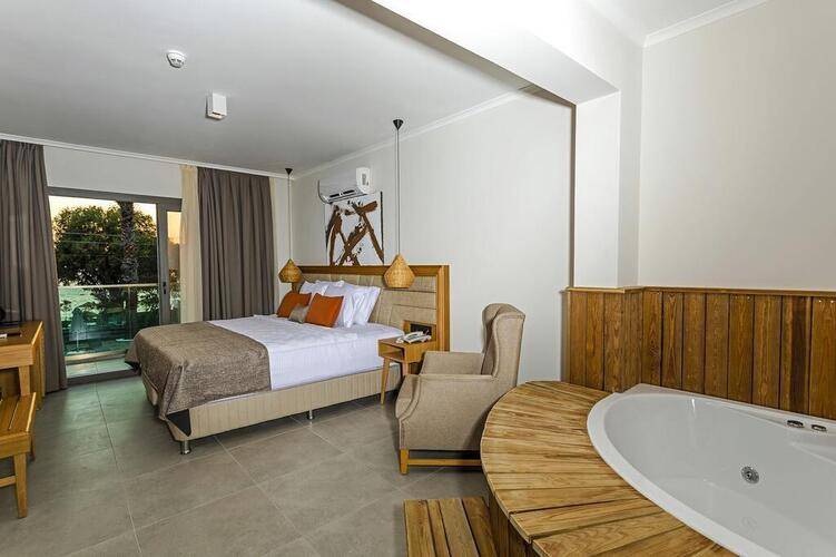 Yalipark Beach Hotel