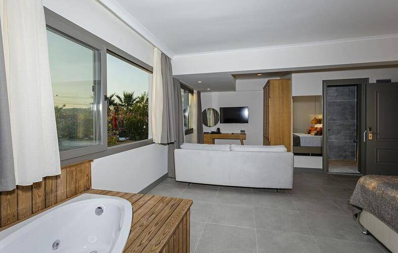 Yalipark Beach Hotel