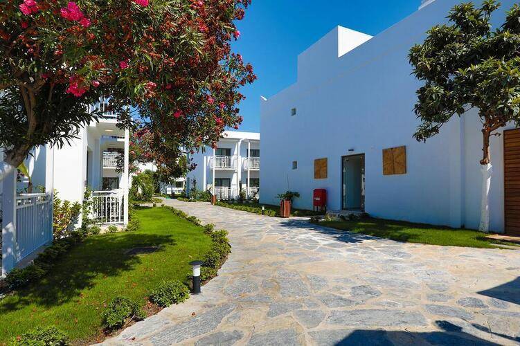 Yalipark Beach Hotel