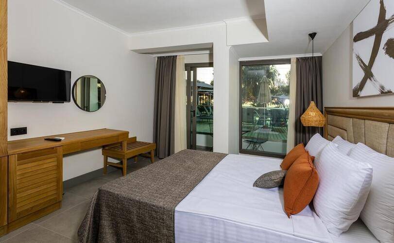 Yalipark Beach Hotel