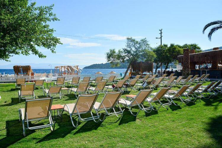 Daphnis Hotel