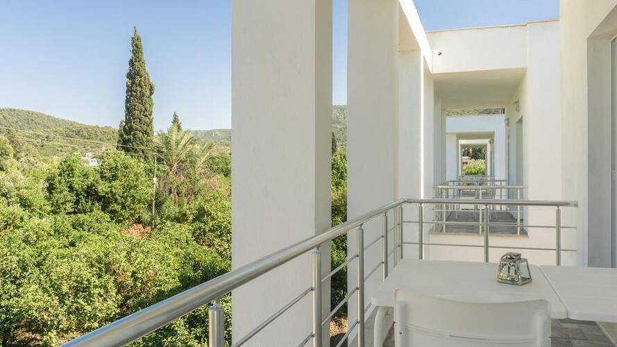 Daphnis Hotel