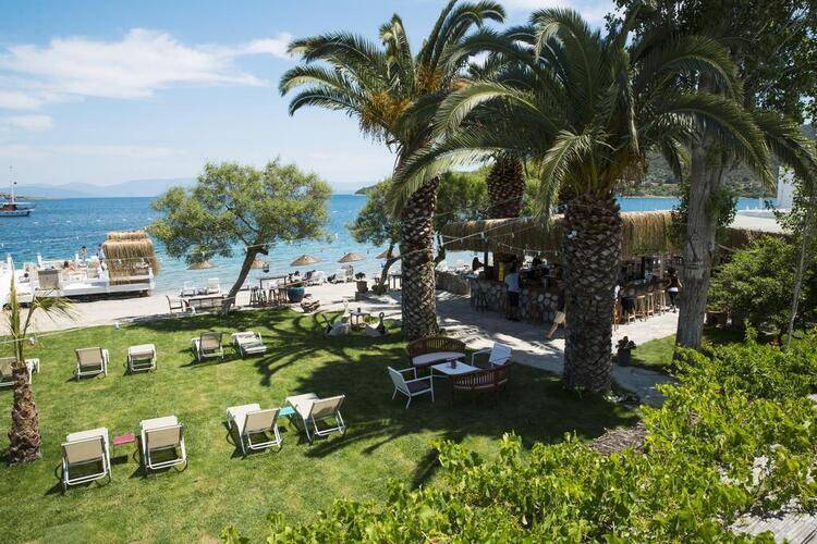 Daphnis Hotel