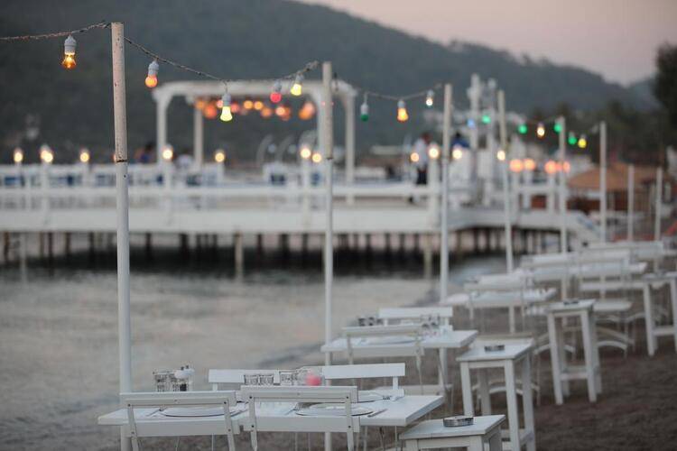 Daphnis Hotel