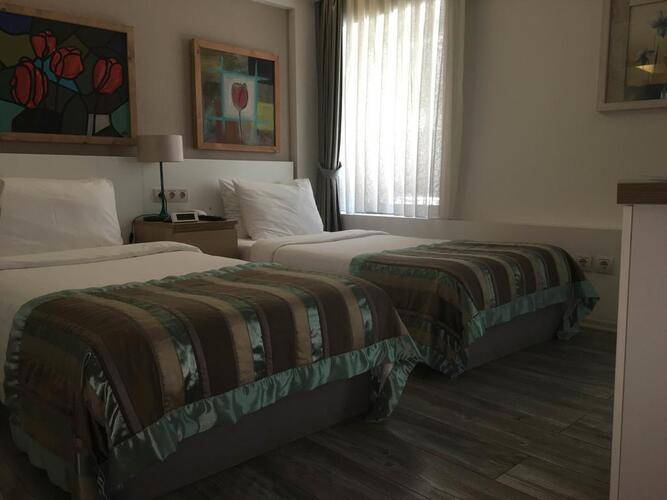 Elanaz Hotel