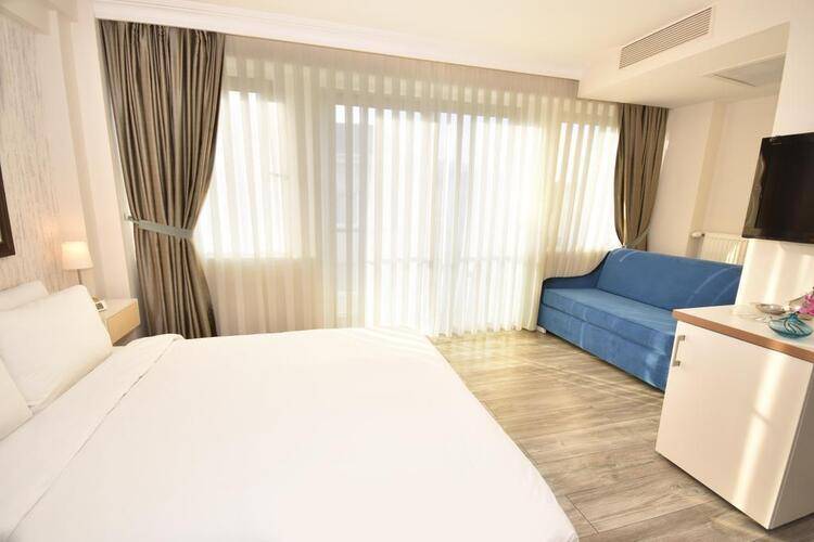 Elanaz Hotel