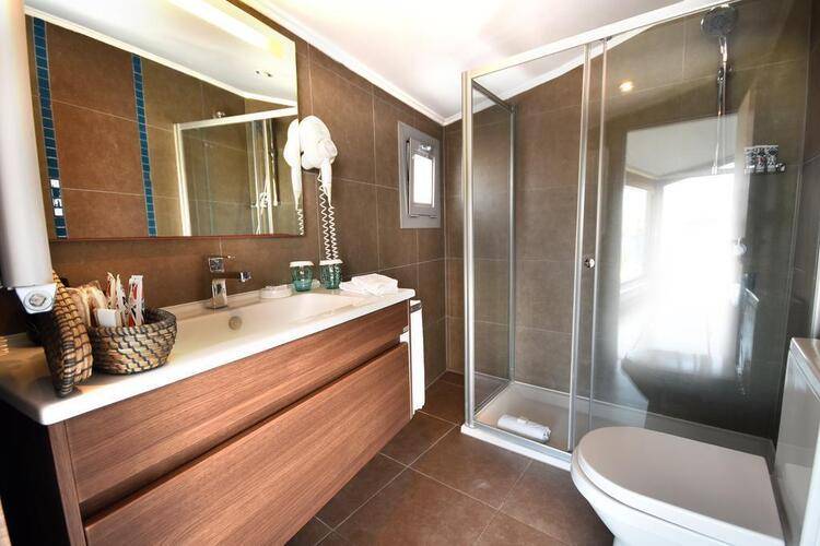 Elanaz Hotel