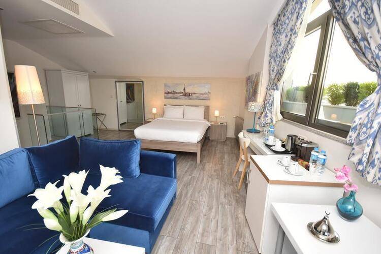 Elanaz Hotel