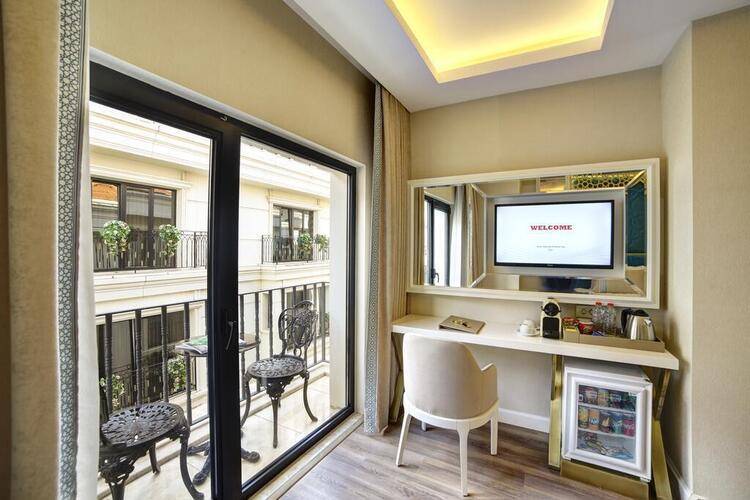 Great Fortune Design Hotel
