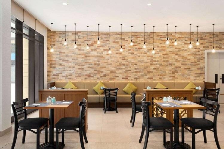 Super 8 By Wyndham Dubai Deira