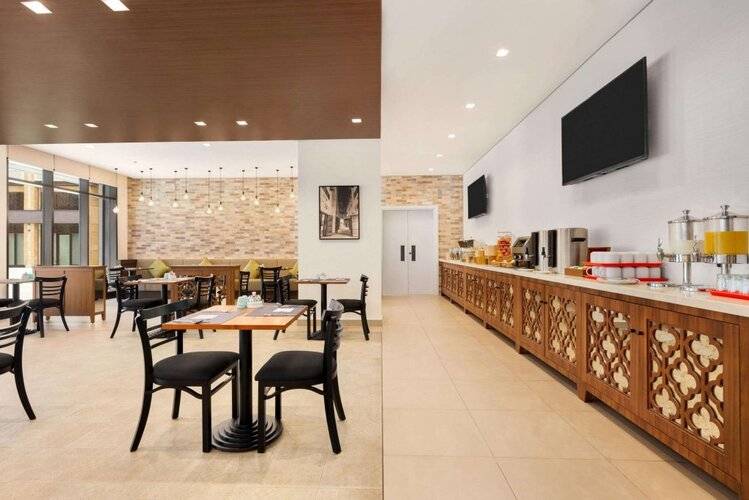 Super 8 By Wyndham Dubai Deira