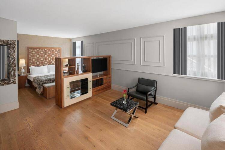 Akka Hotels Suites