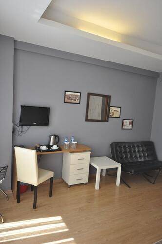 Retropera Hotel