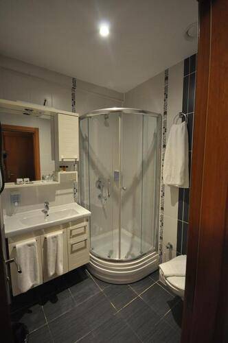 Retropera Hotel