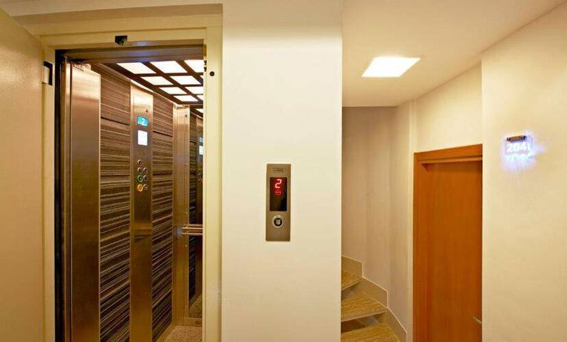 Retropera Hotel