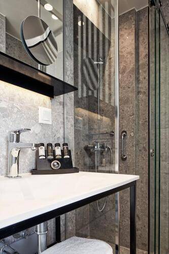 Urban Frame Hotel