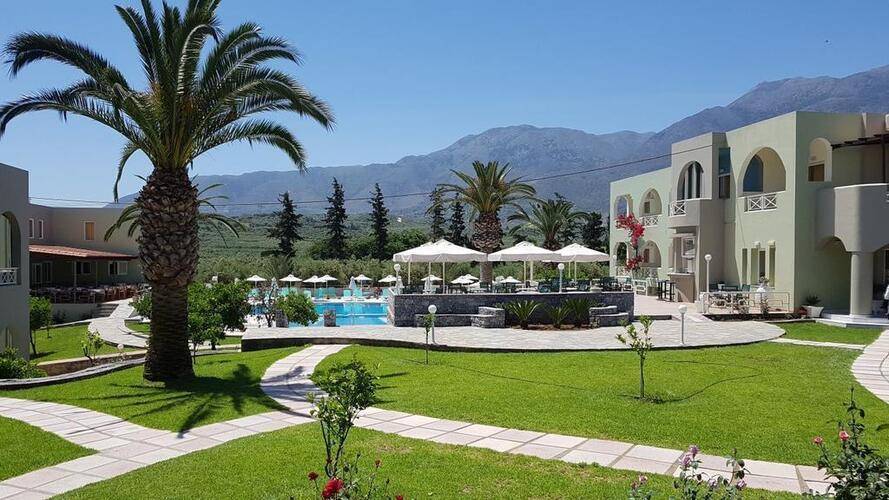 Vardis Olive Garden Hotel