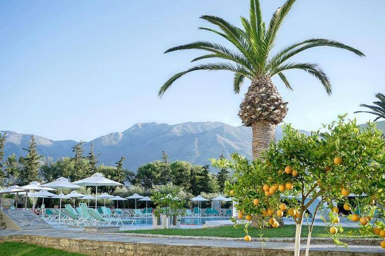 Vardis Olive Garden Hotel