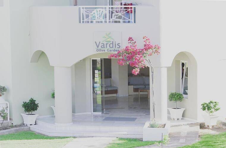 Vardis Olive Garden Hotel