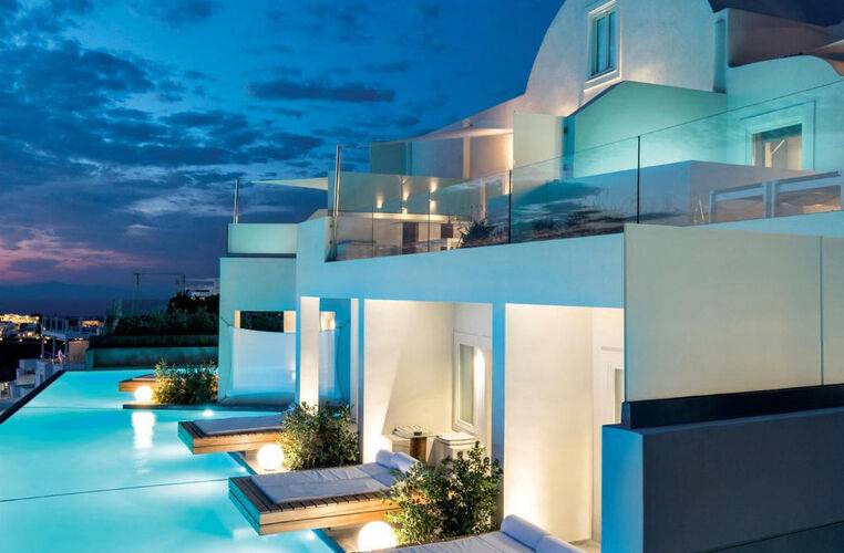 West East Suites (Adults Only 13+)