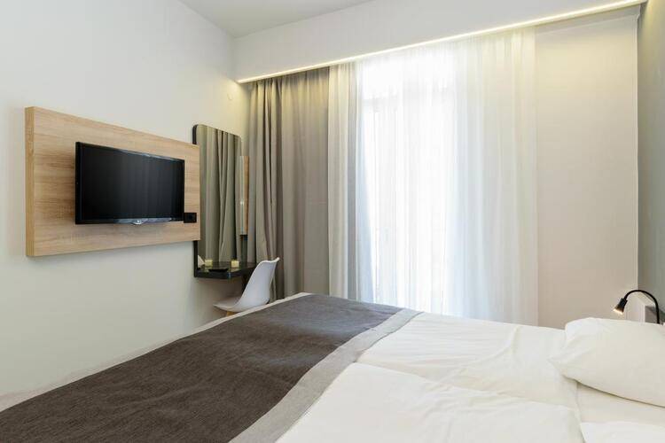 Renieris Hotel