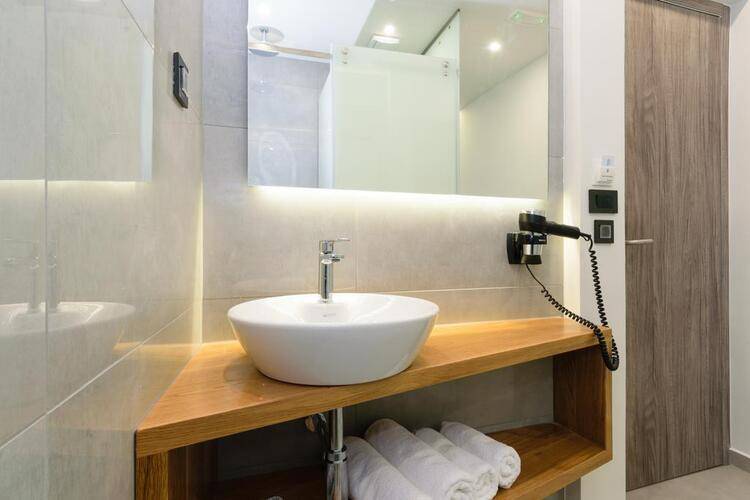 Renieris Hotel