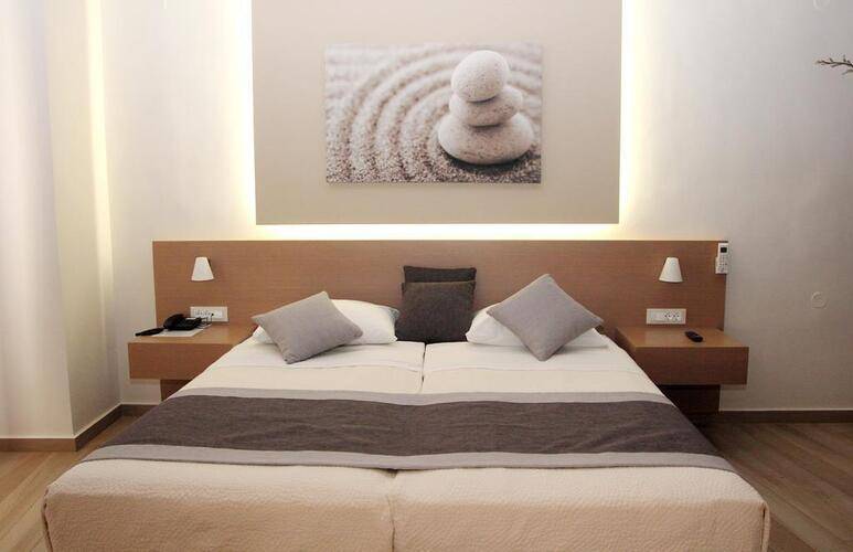 Renieris Hotel