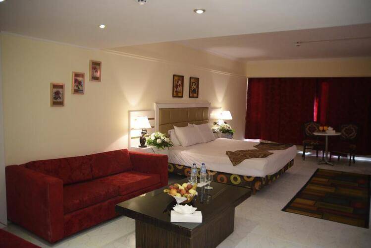 Kanzy Hotel